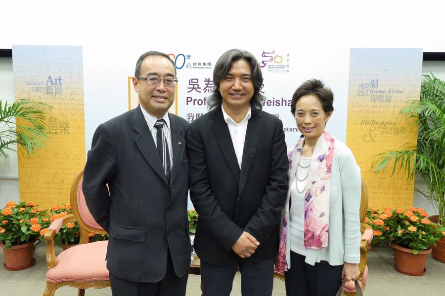 (左起) 蒙德揚先生、吳為山教授及蒙倩兒女士於講座合照。